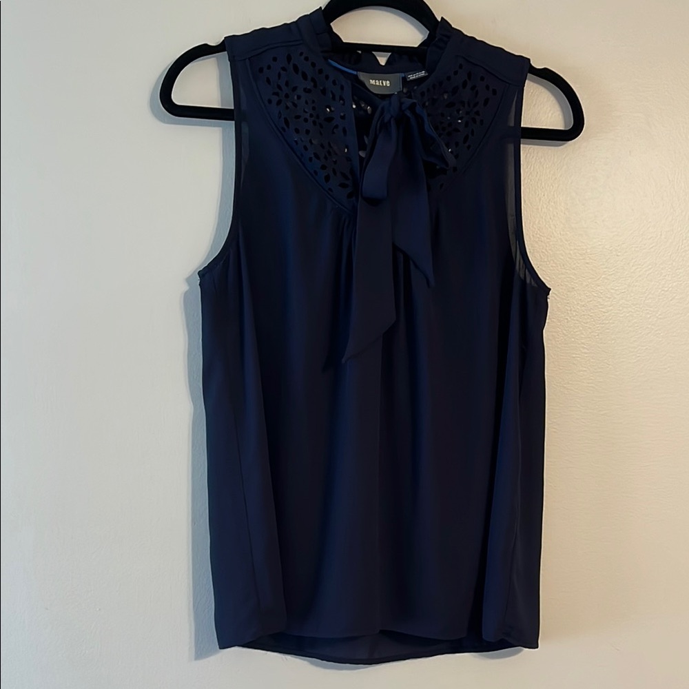 Maeve Anthropologie Luca Blue Tie Front Laser‎ Cut Embellished Sleeveless Blouse - Picture 2 of 9